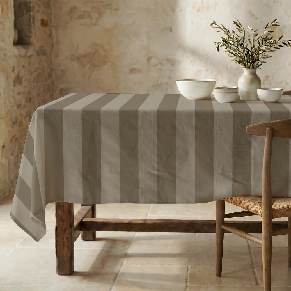 Fleckabweisende Tischdecke 100 % Baumwolle braun 100x155 cm -