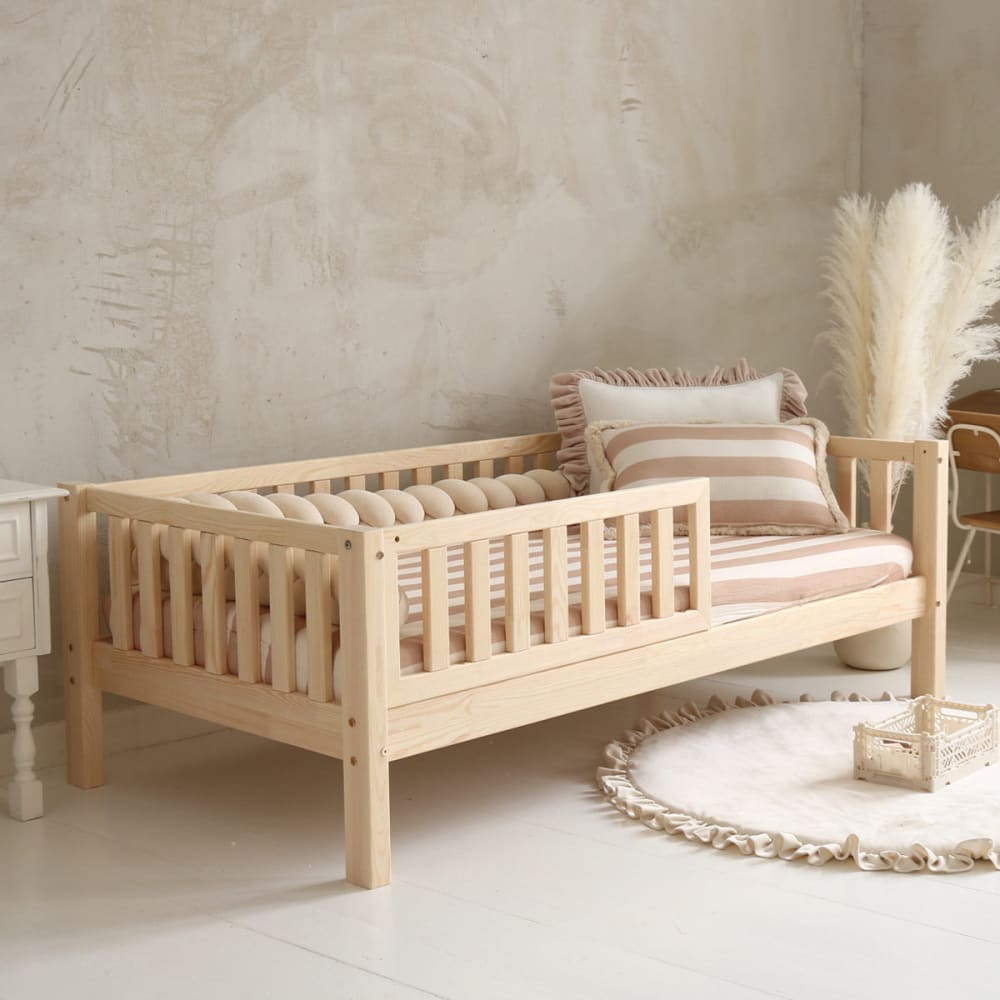 Petits meubles Bett 90x190 inklusive Seitengitter Holz Naturholz Braun