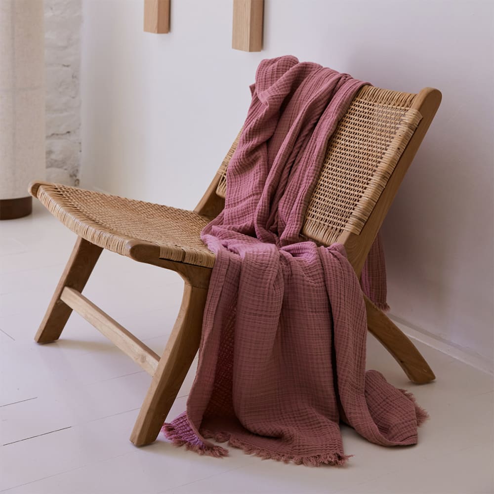 Plaid en gaze de coton rose 130 x 170 cm — vue 4