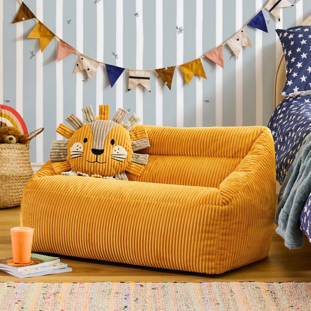Pouf canapé enfant et coussin lion en velours côtelé jaune ocre