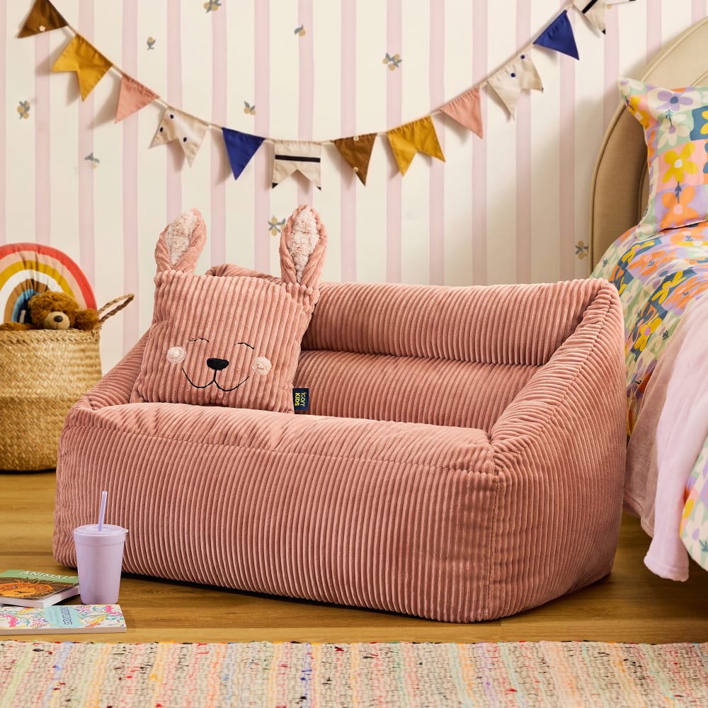 Pouf canapé enfant et coussin lapin en velours côtelé rose