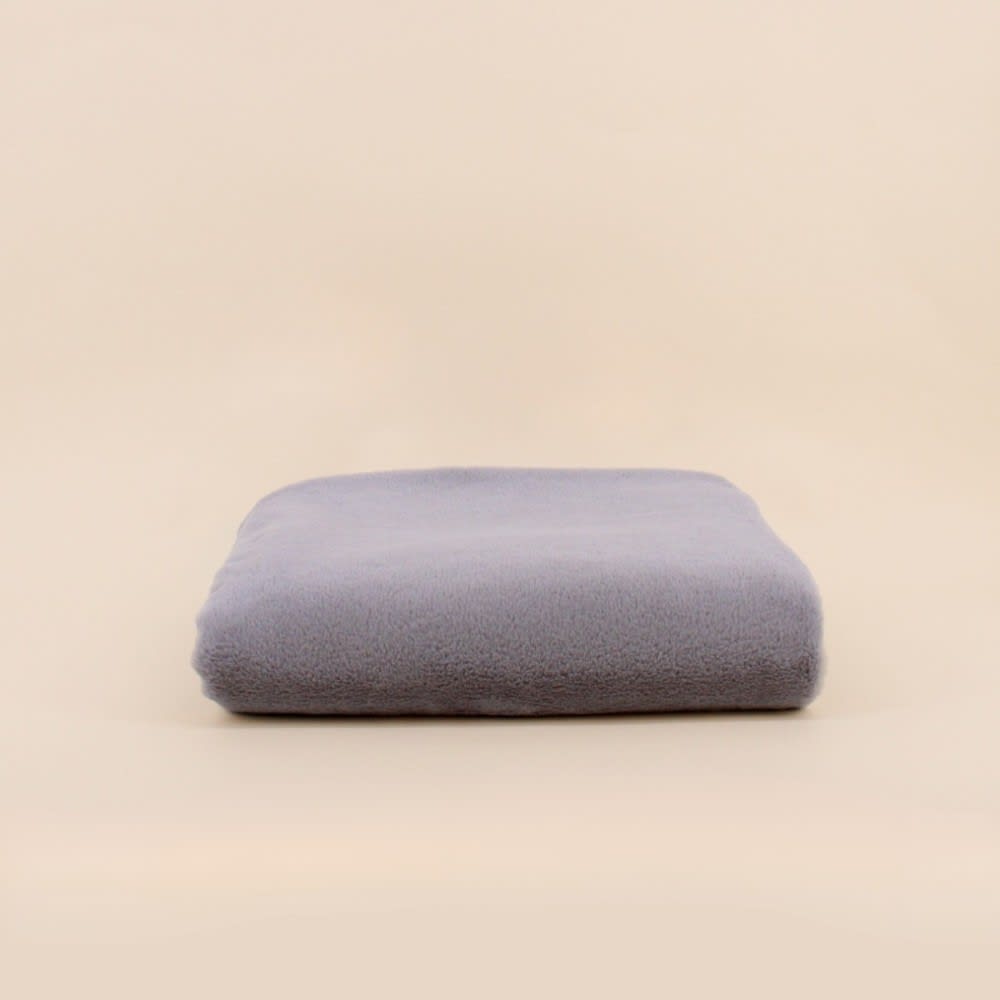 Plaid en fausse fourrure gris clair 130x160cm Plaid en fausse fourrure gris clair 130x160cm