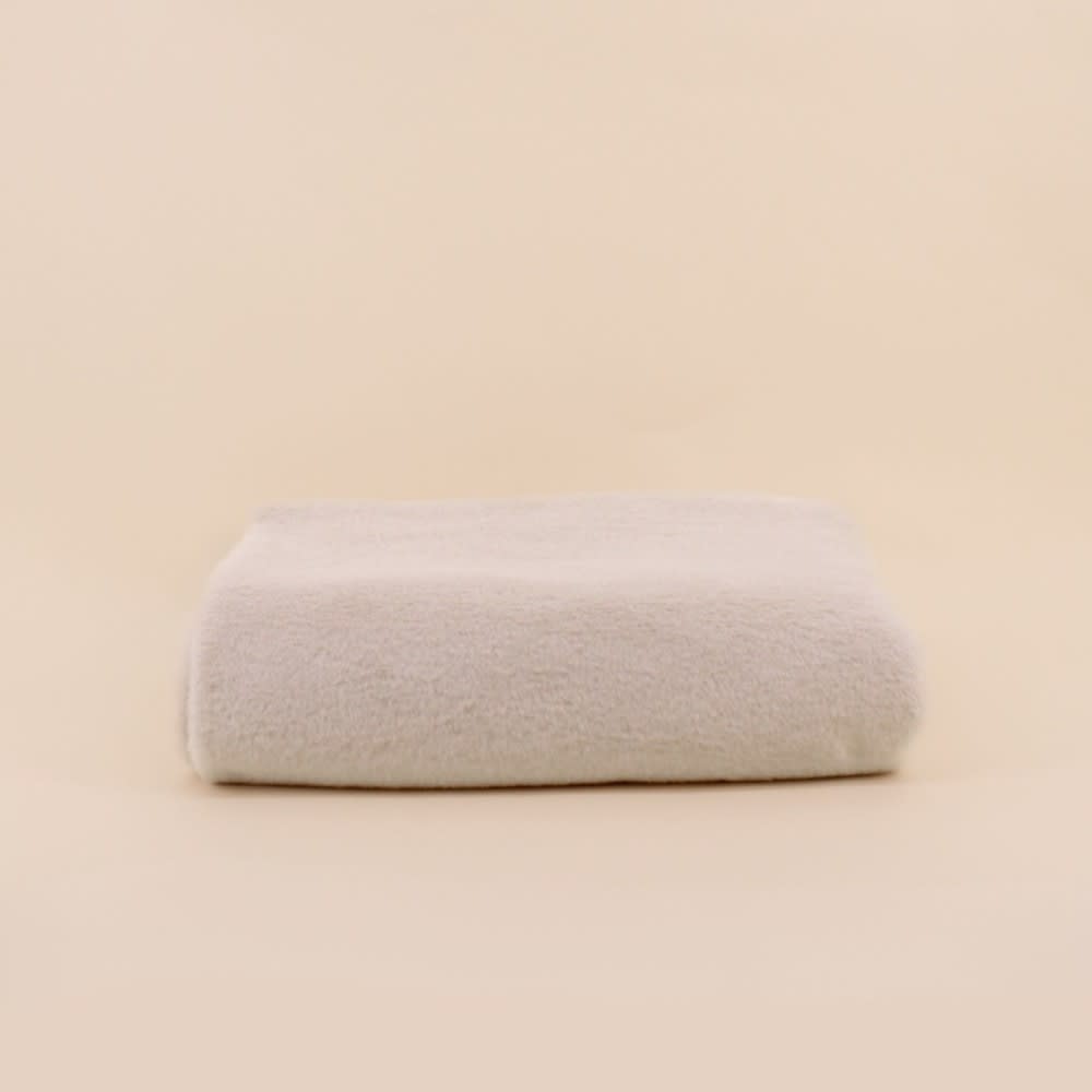 Plaid en fausse fourrure beige 157x230cm Plaid en fausse fourrure beige 157x230cm