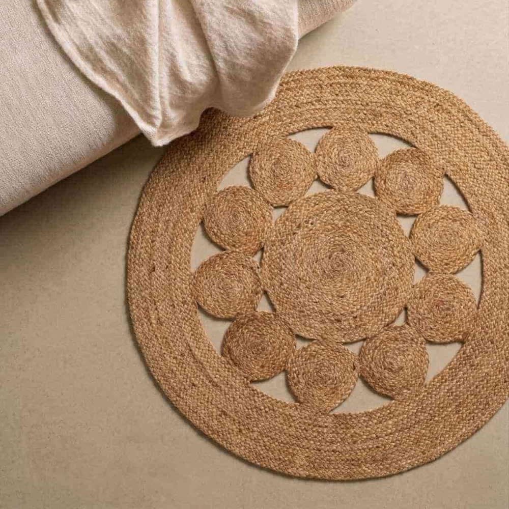 Tapis en jute rond forme fleur 80cm Tapis en jute rond forme fleur 80cm