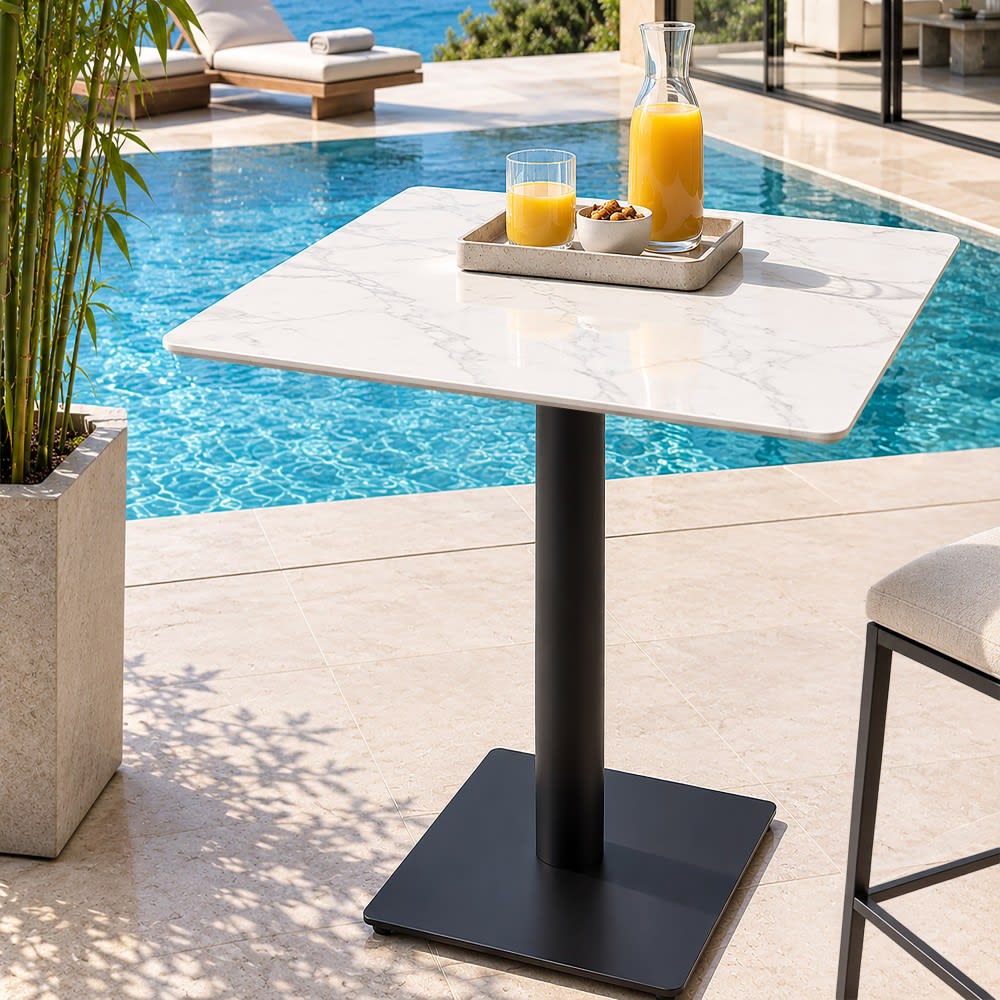 Table bistrot 70x70cm en céramique marbré blanc Table bistrot 70x70cm en céramique marbré blanc