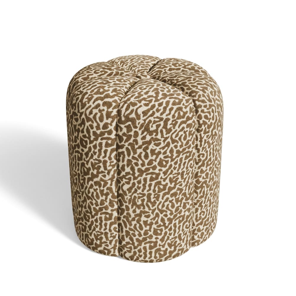Pouf en tissu à motif léopard taupe