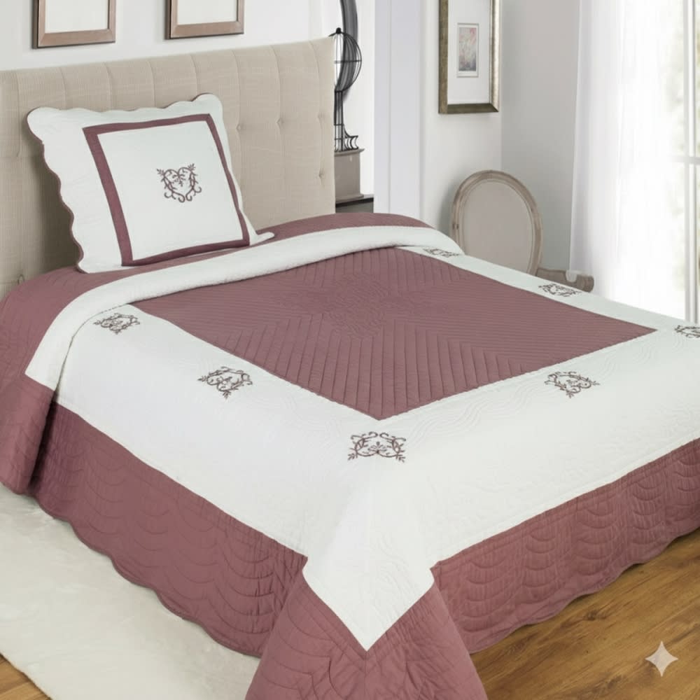 Couvre lit peaceland brodé et 1 taie, en coton aubergine 180x240 cm Couvre lit peaceland brodé et 1 taie, en coton aubergine 180x240 cm