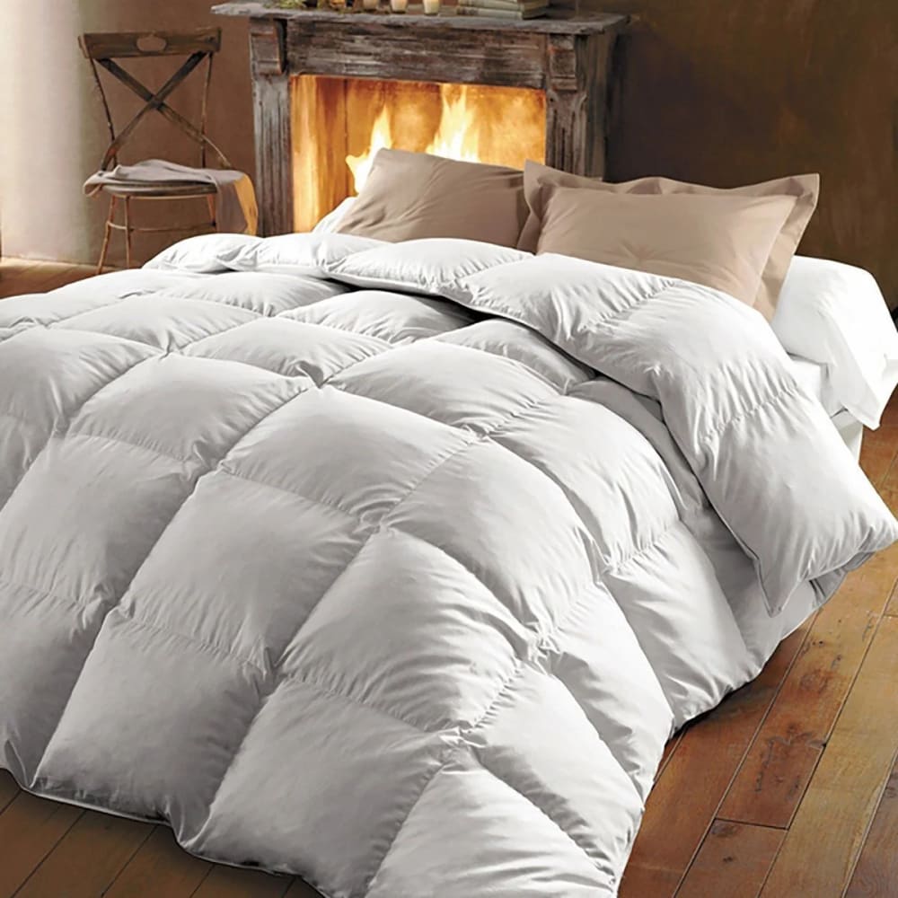 Couette chaude 360g en plumes et duvet 140x200 cm Couette chaude 360g en plumes et duvet 140x200 cm