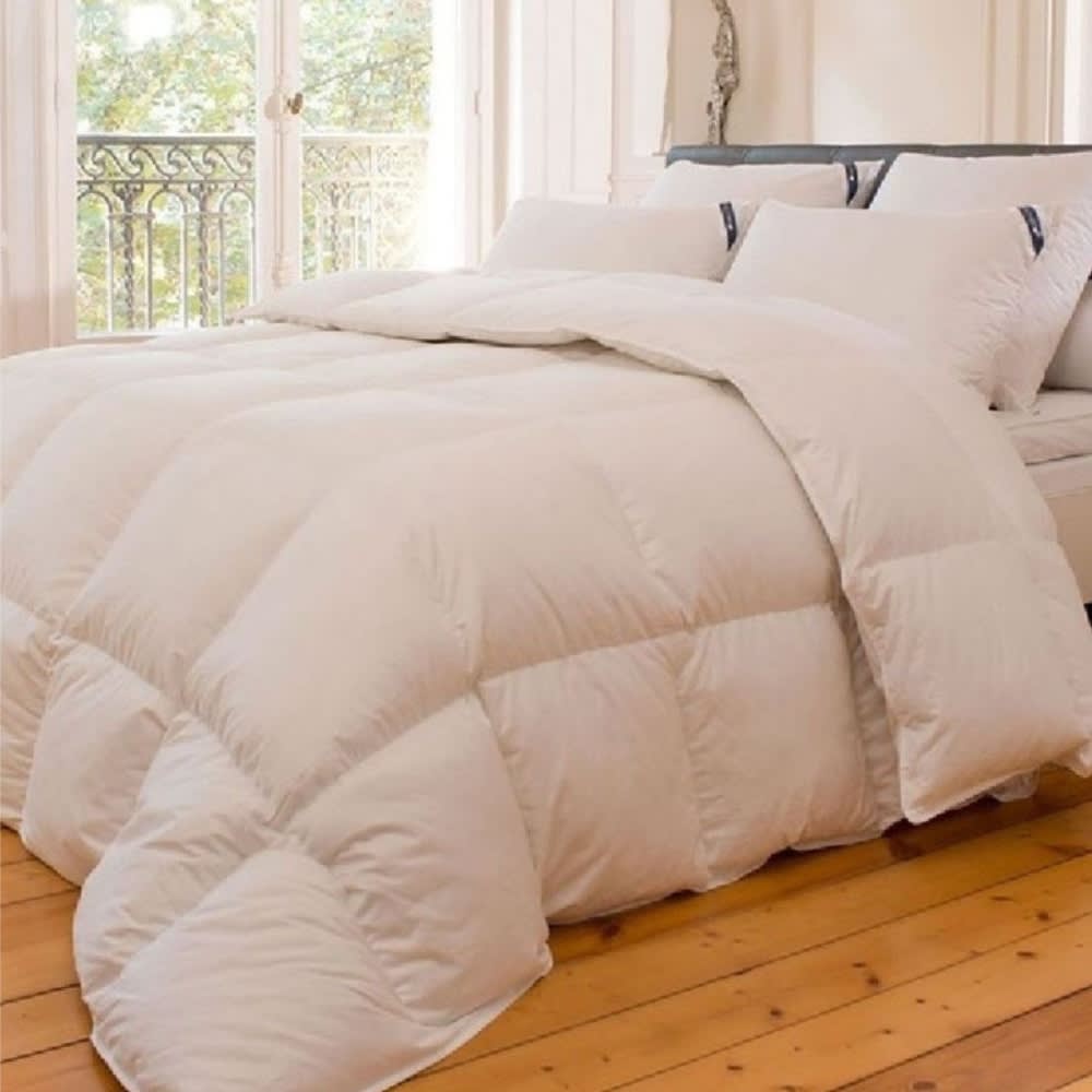 Couette hiver 90% duvet de canard neuf 300g 240x260 cm Couette hiver 90% duvet de canard neuf 300g 240x260 cm