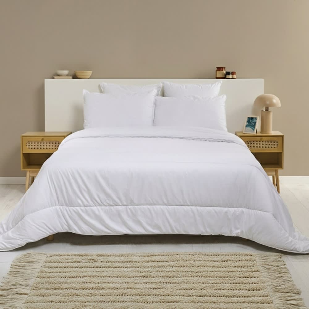 Couette été antitranspiration 200 g 200x200 cm Couette été antitranspiration 200 g 200x200 cm
