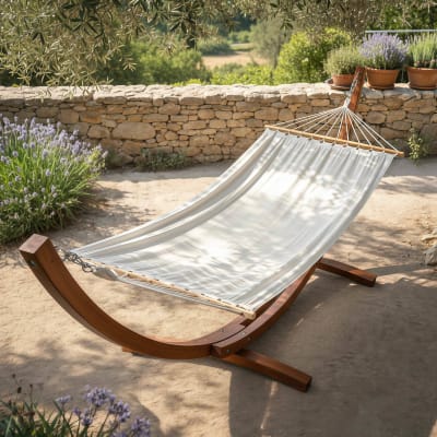 Hamac en polycoton blanc sur pied en bois