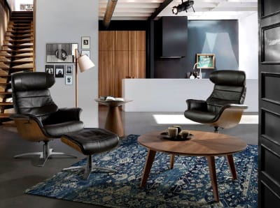Pouf pivotant rembourré en cuir brun