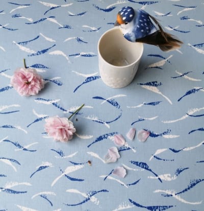 Nappe enduite coton bleue carrée 120 x 120 cm