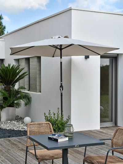 Parasol à manivelle en aluminium  et toile