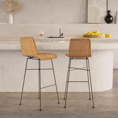Lot de 2 chaises de bar mi-hauteur 63 cm en résine tressée marron