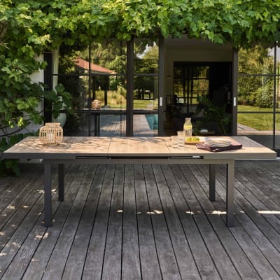 Table extensible aluminium et céramique imitation bois