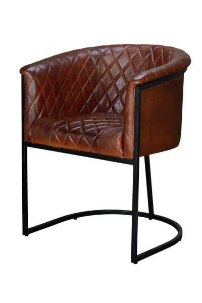 Chaise en cuir naturel avec pieds en métal