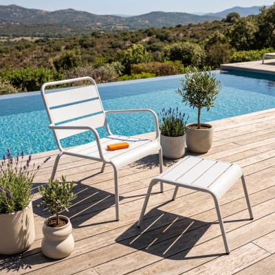 Fauteuil relax et repose pied en métal blanc