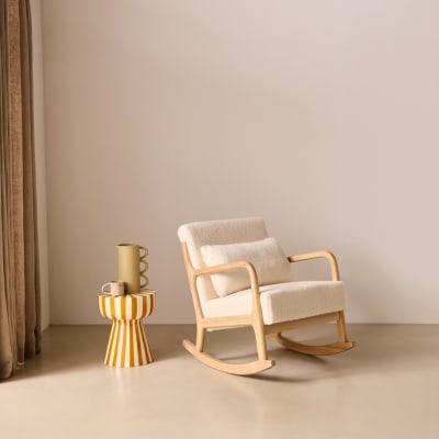 Rocking chair à bouclettes blanches