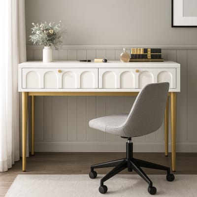 Bureau design blanc avec pieds dorés et 2 tiroirs