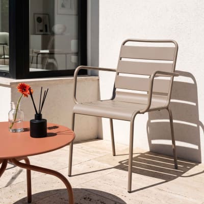 Fauteuil de jardin en métal taupe