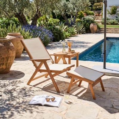 Fauteuil relax en bois d'eucalyptus avec repose-pieds blanc