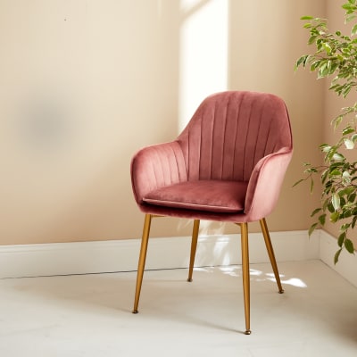 Fauteuil velours vieux rose et pieds metal
