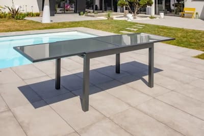 Table de jardin en aluminium et plateau verre