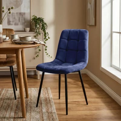 Chaise de salle à manger avec pieds en métal en samt bleu