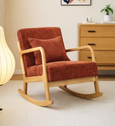 Rocking chair en bois massif et tissu terracotta