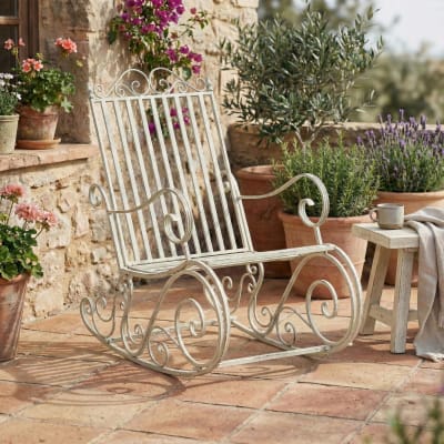 Chaise à bascule d'extérieur en metall blanc antique