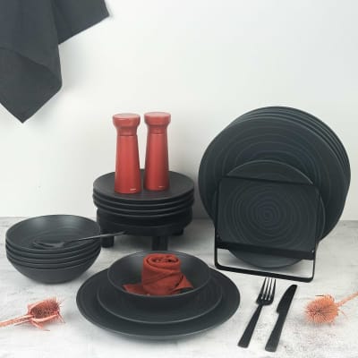Service de vaisselle 18 pièces en grès gris