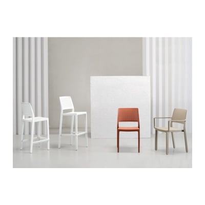 Tabouret design en plastique bleu