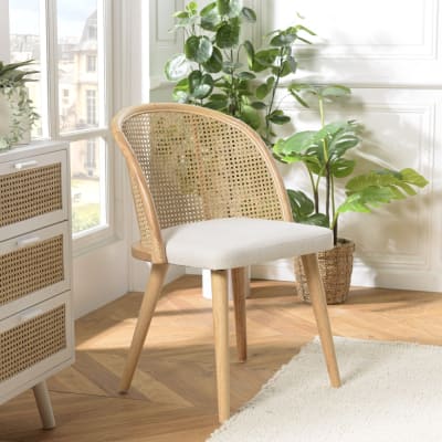 Chaise bois d’hévéa assise tissu blanc dossier arrondi rotin