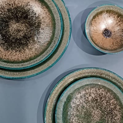 Assiette à dessert en porcelaine vert/bronze