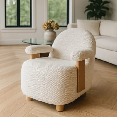 Fauteuil en bouclette écru et structure en bois