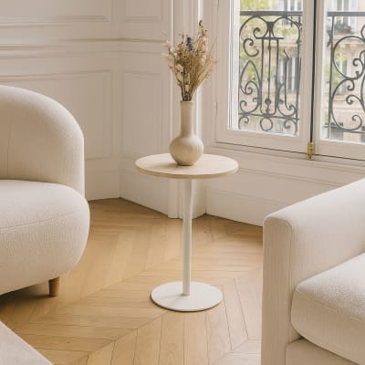 Meuble d'appoint en métal blanc et plateau en travertin