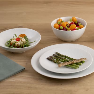 Assiette salade et pâtes en grès blanc