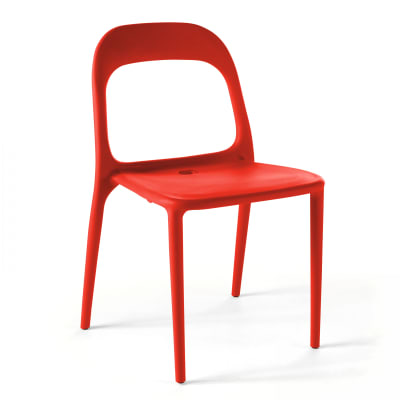 Chaise en plastique de jardin rouge