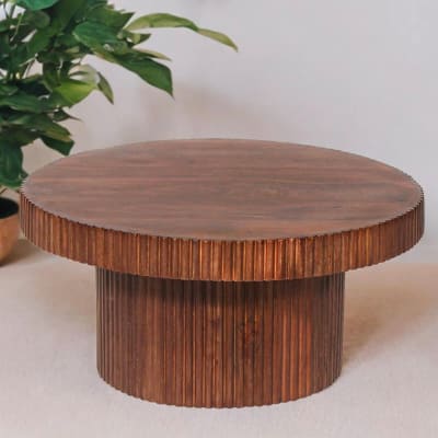 Table basse en manguier massif vernis teinté noyer