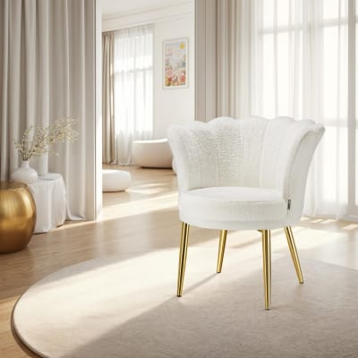 Fauteuil rembourrage épais revêtement fourrure synthétique crème/or