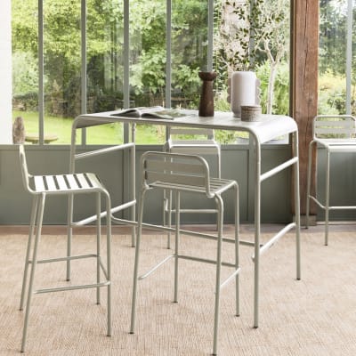 Table haute de jardin beige, 4 chaises hautes en acier