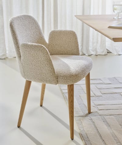Chaise avec accoudoir pieds bois tissu bouclette