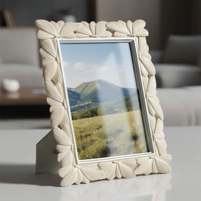 Cadre en résine crème 23x27,7x2 cm (mesure interne 15x20 cm)