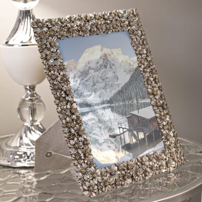 Cadre en résine argentée 20,7x1,6x26 cm (mesure intérieure 15x20 cm)