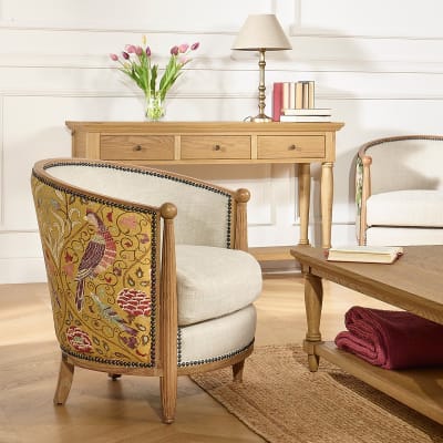 Fauteuil tonneau en chêne, lin et tissu lin