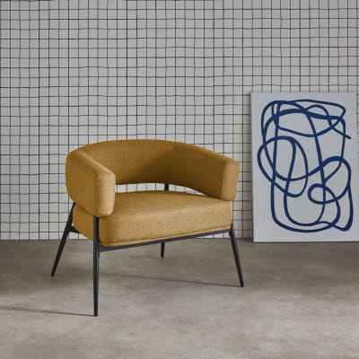 Fauteuil tissu moutarde dossier incurvé piétement métal