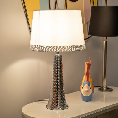Lampe de table en métal et tissu argenté et blanc (ø 30 x 54 cm)