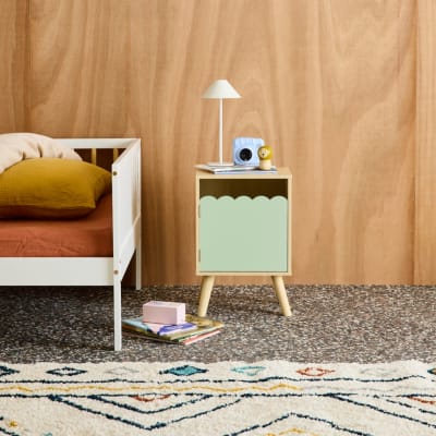 Table de chevet enfant décor bois vert 1 porte, pieds bois de pin