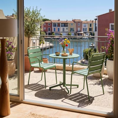 Ensemble table de jardin et 2 fauteuils en métal vert cactus